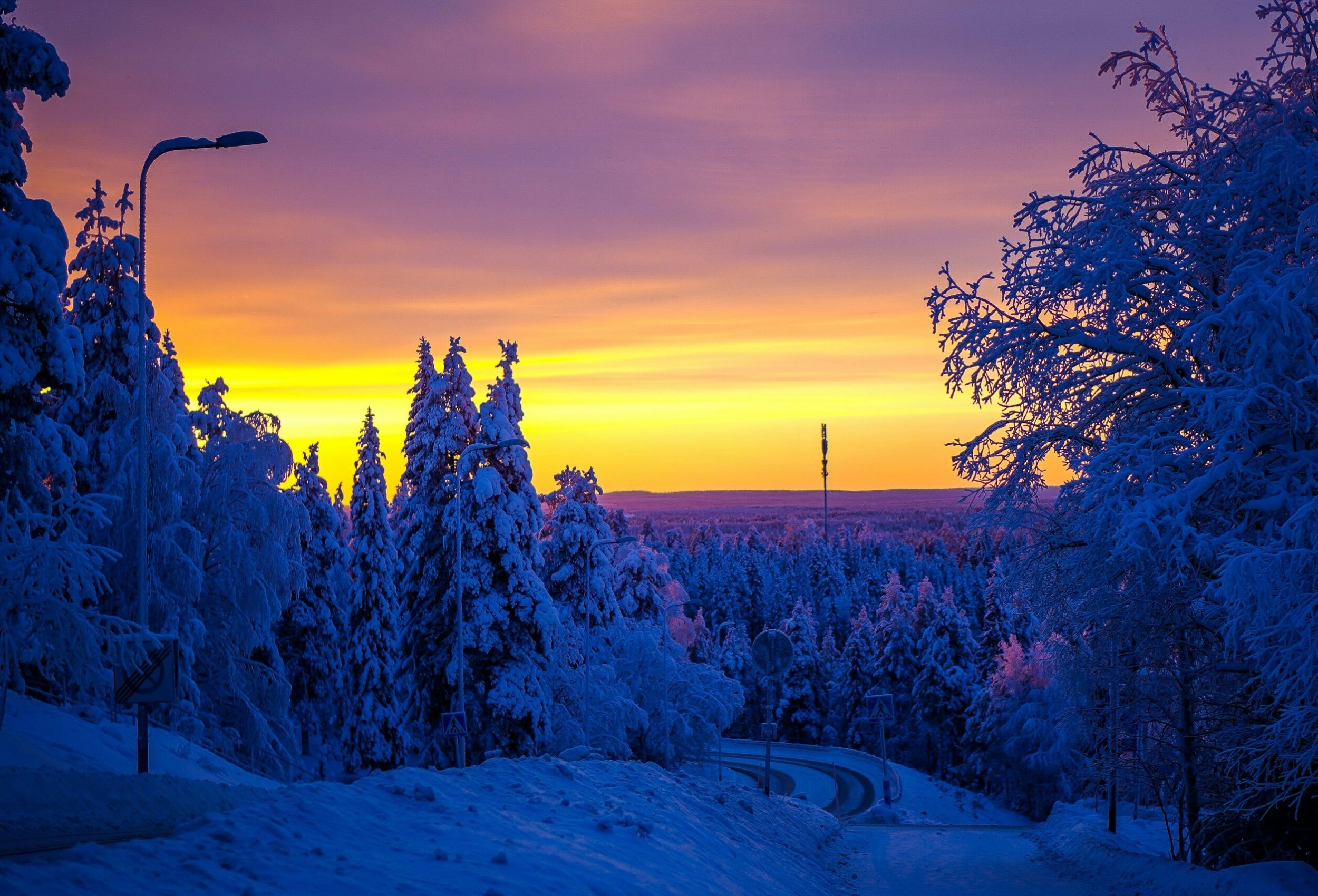 aiva apsite ah hbiz2 ao unsplash